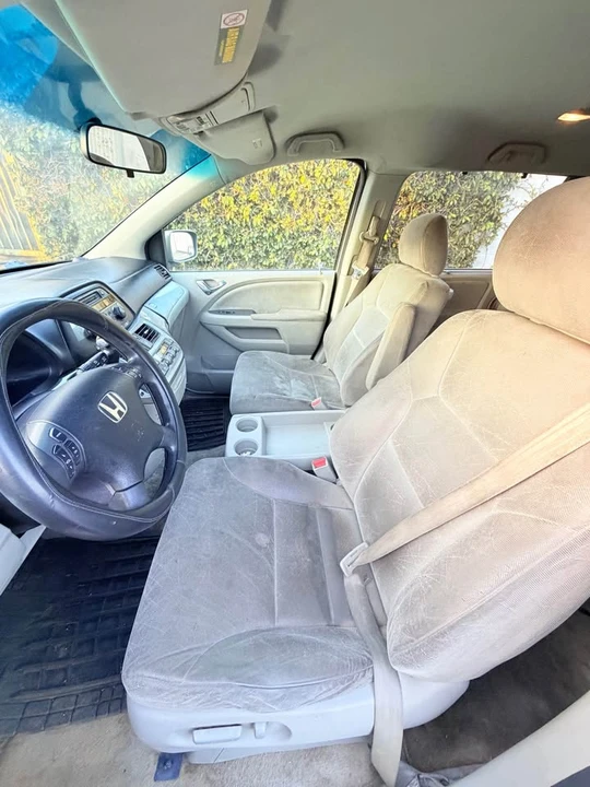 2010 Honda Odyssey - Image 9 of 12