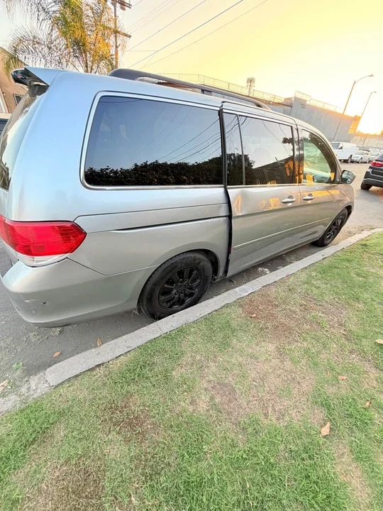 2010 Honda Odyssey - Image 7 of 12
