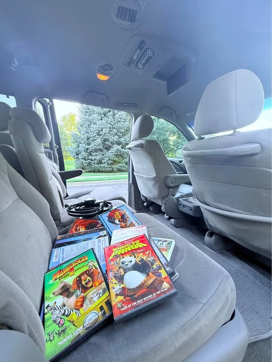 2010 Honda Odyssey - Image 10 of 11
