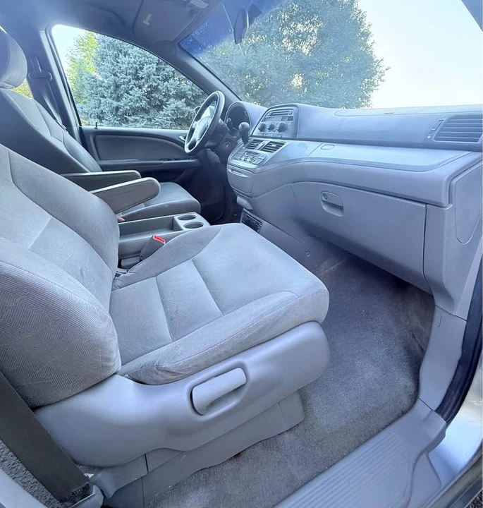 2010 Honda Odyssey - Image 8 of 11