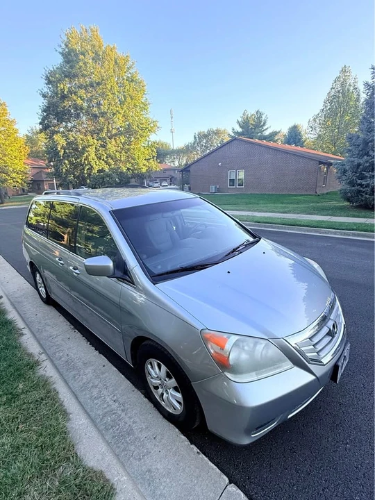 2010 Honda Odyssey - Image 3 of 11