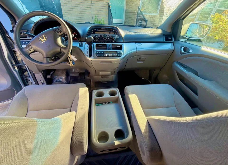 2010 Honda Odyssey - Image 10 of 11