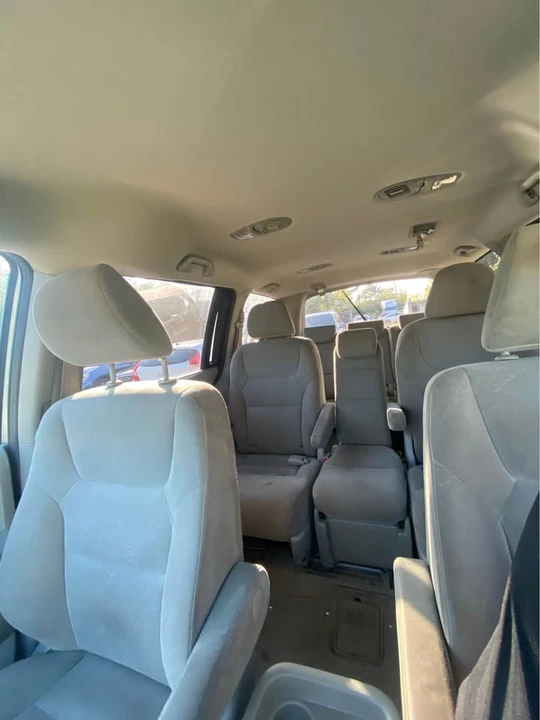 2010 Honda Odyssey - Image 15 of 15
