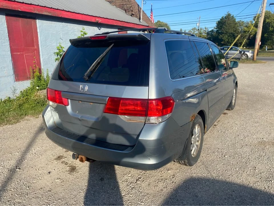 2010 Honda Odyssey - Image 2 of 15