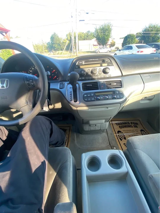 2010 Honda Odyssey - Image 14 of 15