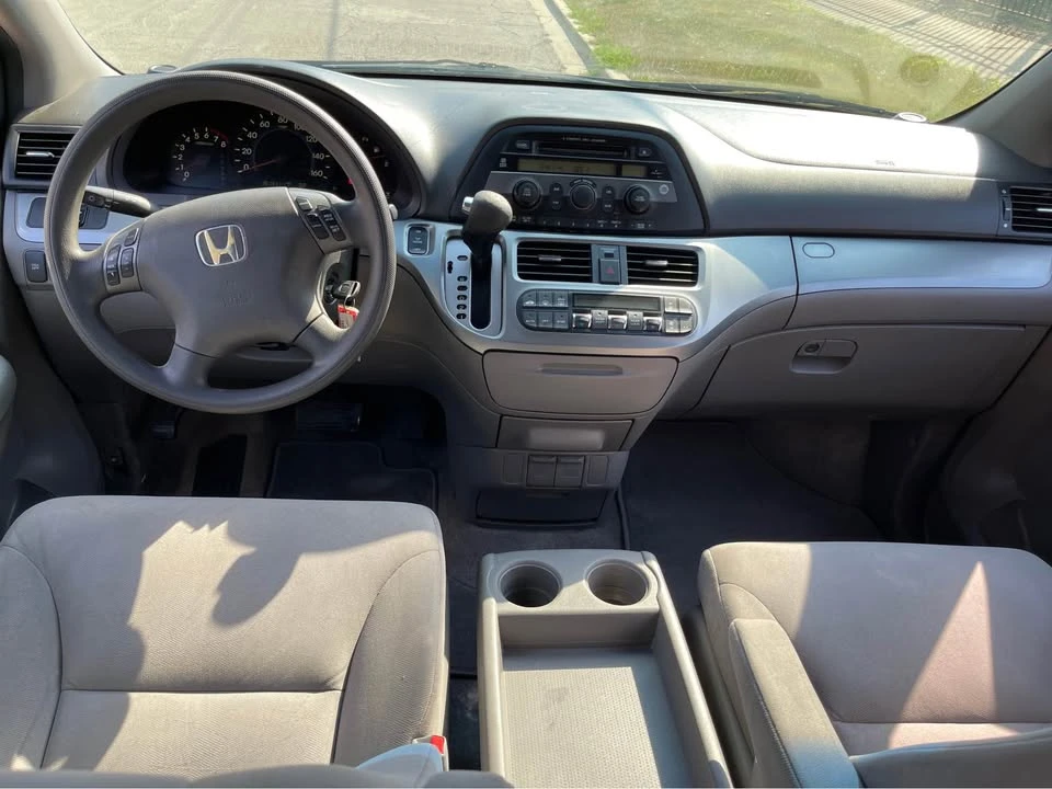 2010 Honda Odyssey - Image 8 of 9