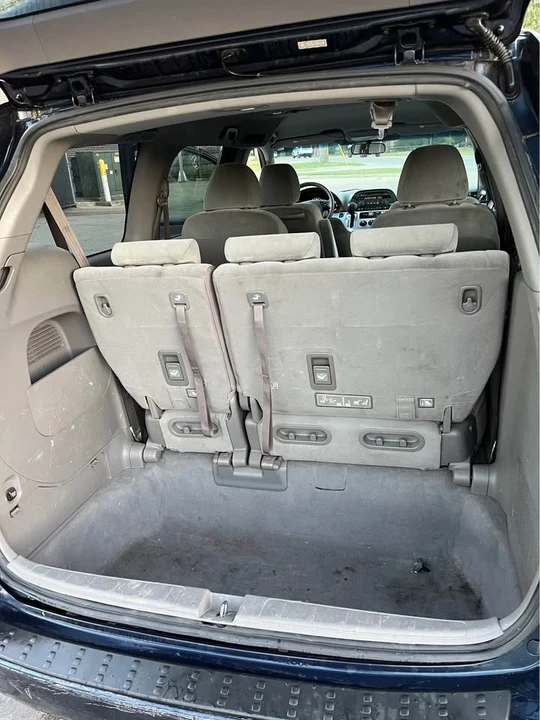 2010 Honda Odyssey - Image 8 of 8