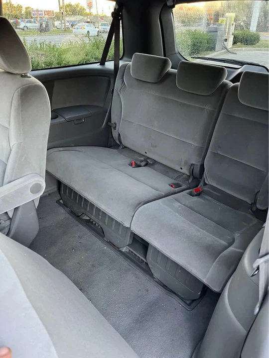 2010 Honda Odyssey - Image 7 of 8