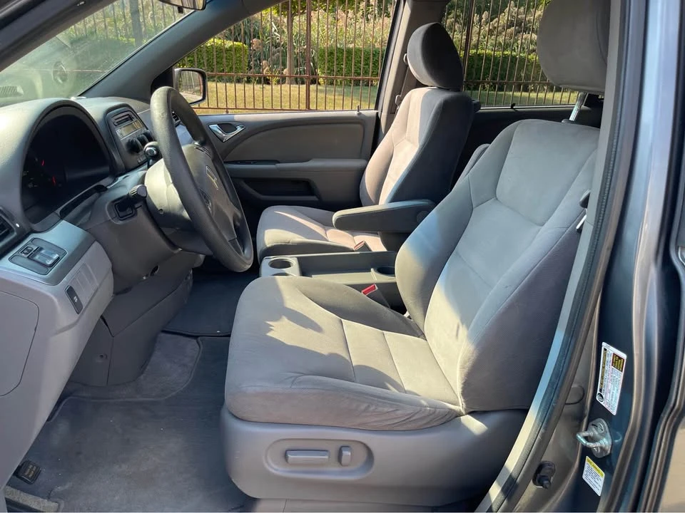 2010 Honda Odyssey - Image 4 of 9
