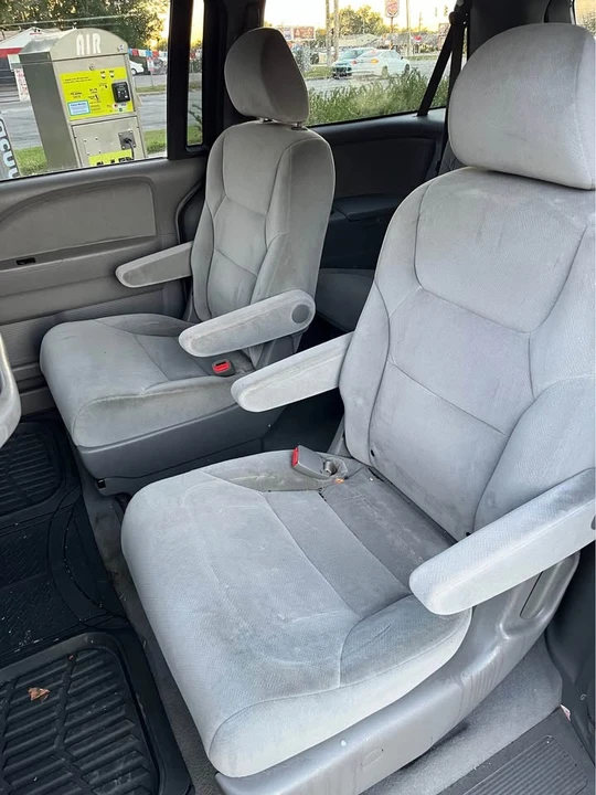 2010 Honda Odyssey - Image 6 of 8