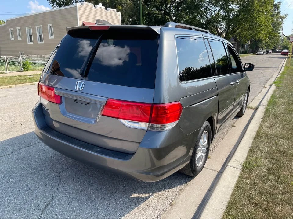 2010 Honda Odyssey - Image 3 of 9