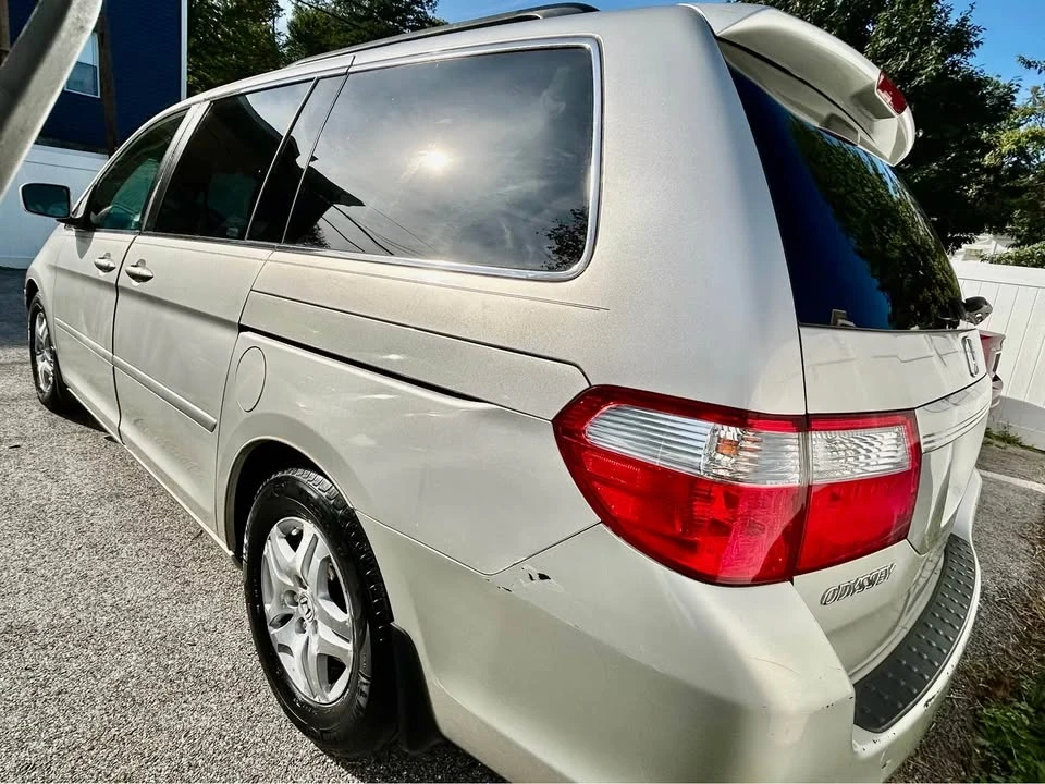2010 Honda Odyssey - Image 3 of 5
