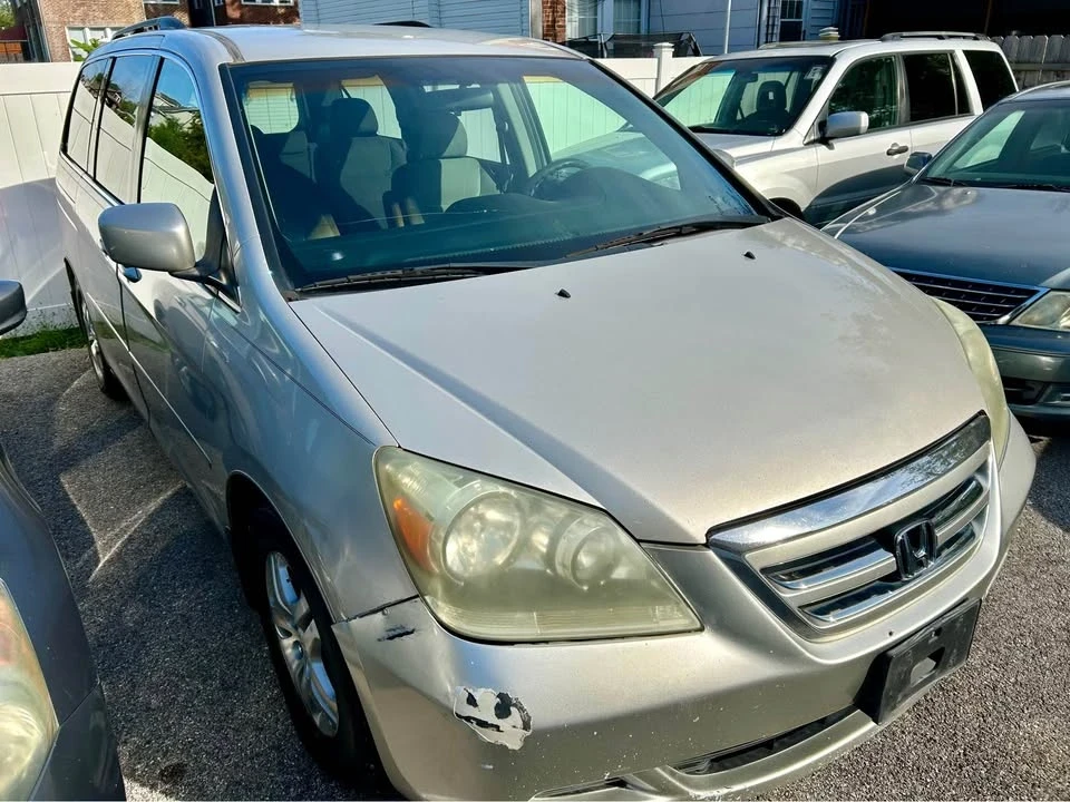2010 Honda Odyssey - Image 2 of 5