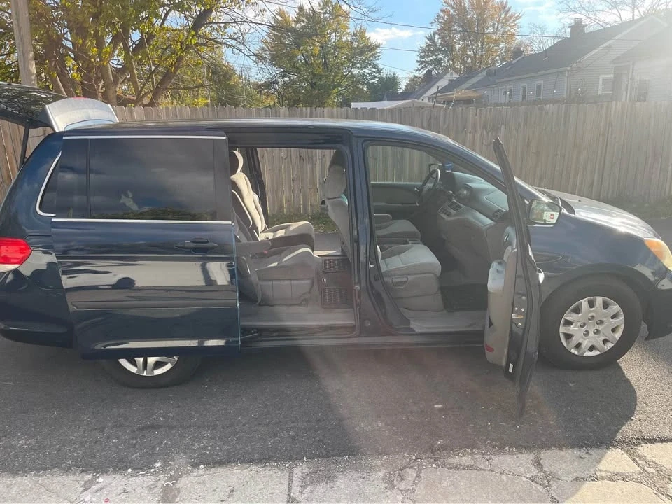 2010 Honda Odyssey - Image 6 of 14