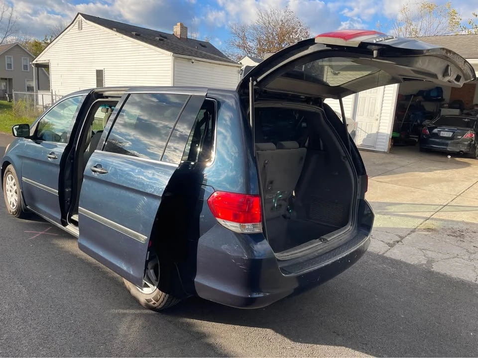 2010 Honda Odyssey - Image 4 of 14