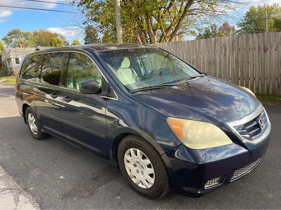 2010 Honda Odyssey - Image 2 of 14