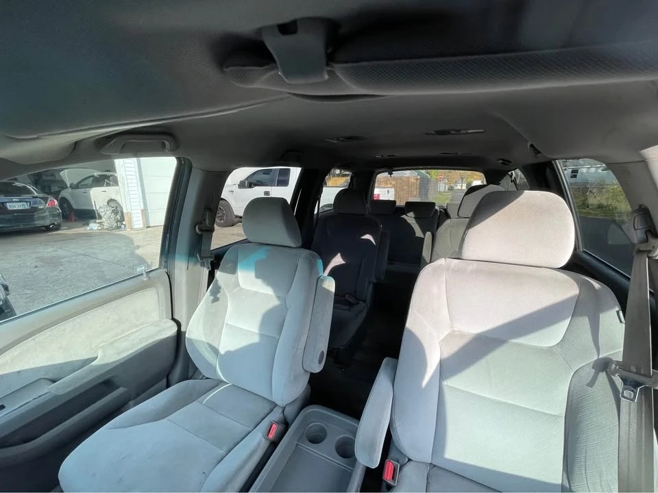 2010 Honda Odyssey - Image 8 of 14