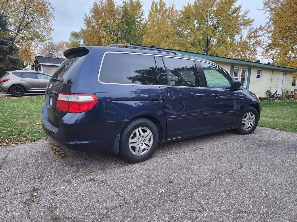2010 Honda Odyssey - Image 2 of 5