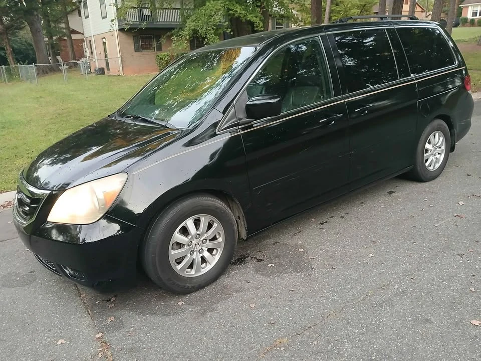 2010 Honda Odyssey - Image 3 of 12