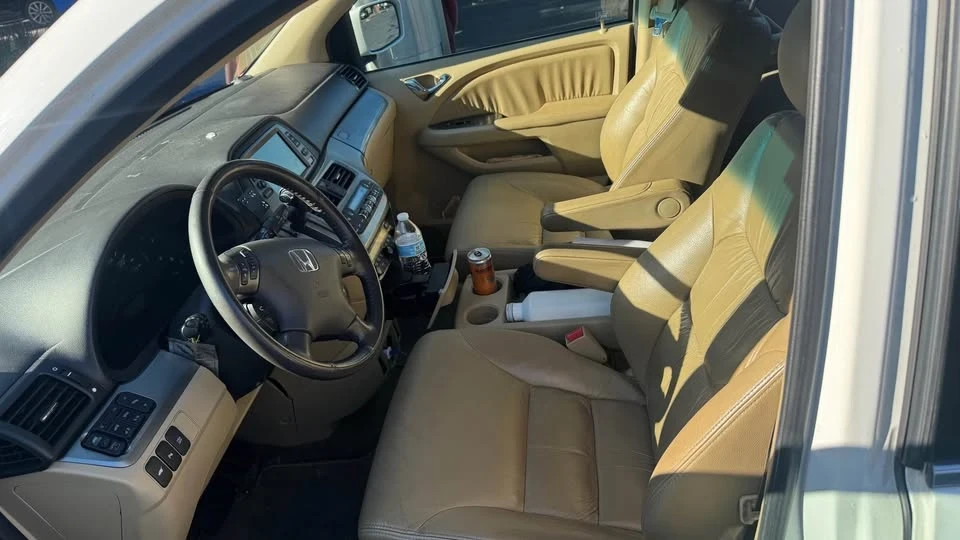 2010 Honda Odyssey - Image 6 of 10