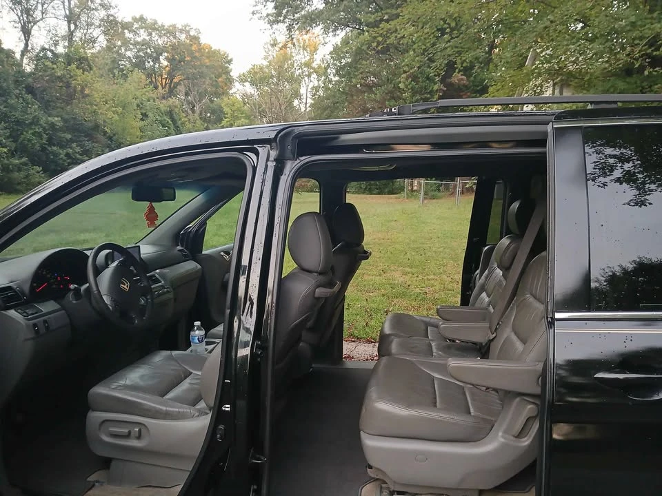 2010 Honda Odyssey - Image 9 of 12