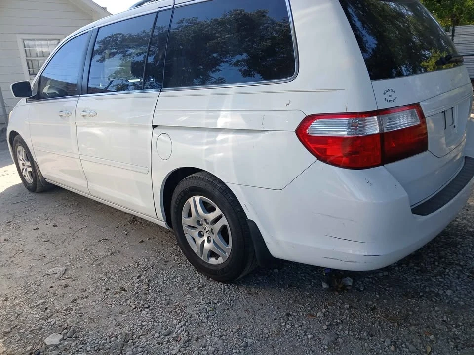 2010 Honda Odyssey - Image 4 of 5