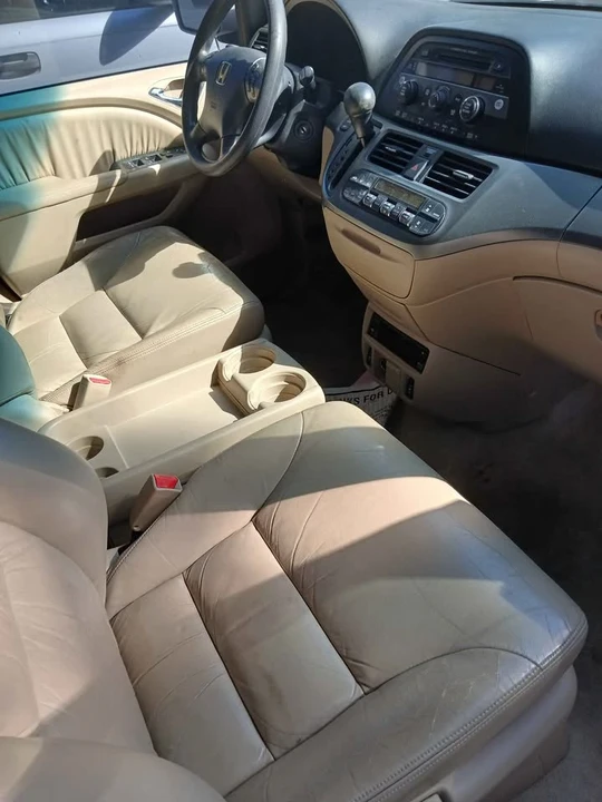 2010 Honda Odyssey - Image 3 of 5