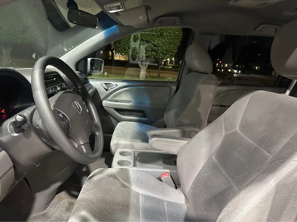 2010 Honda Odyssey - Image 4 of 12