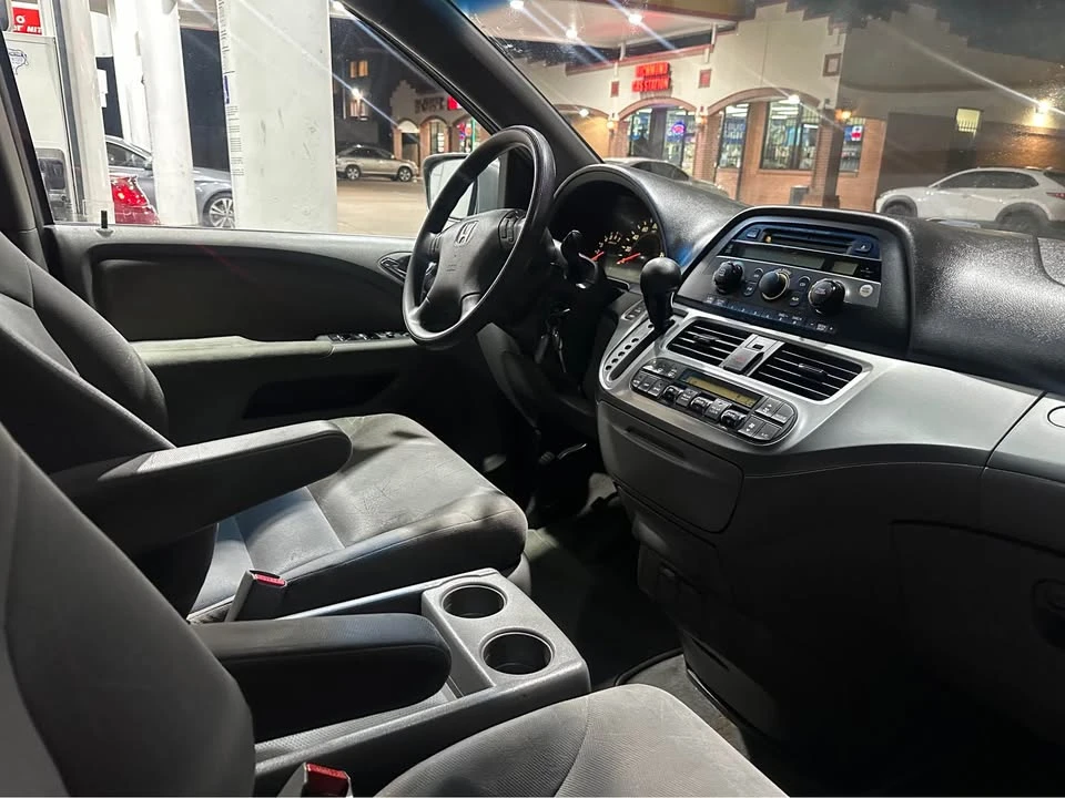 2010 Honda Odyssey - Image 10 of 12