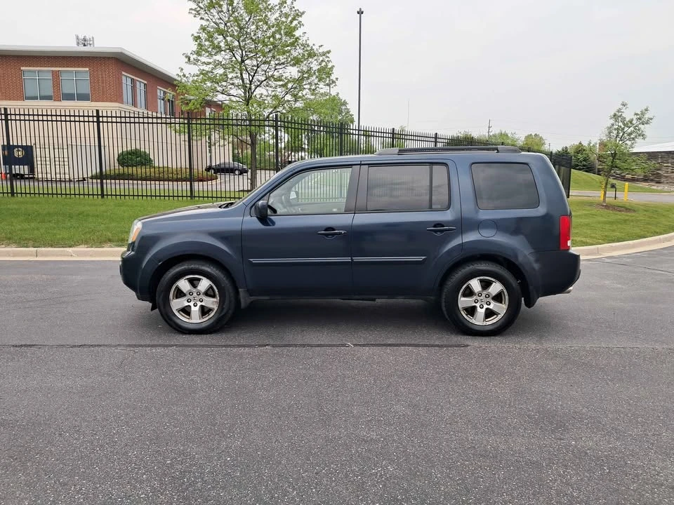 2010 Honda Pilot 2nd Gen - Image 2 of 16