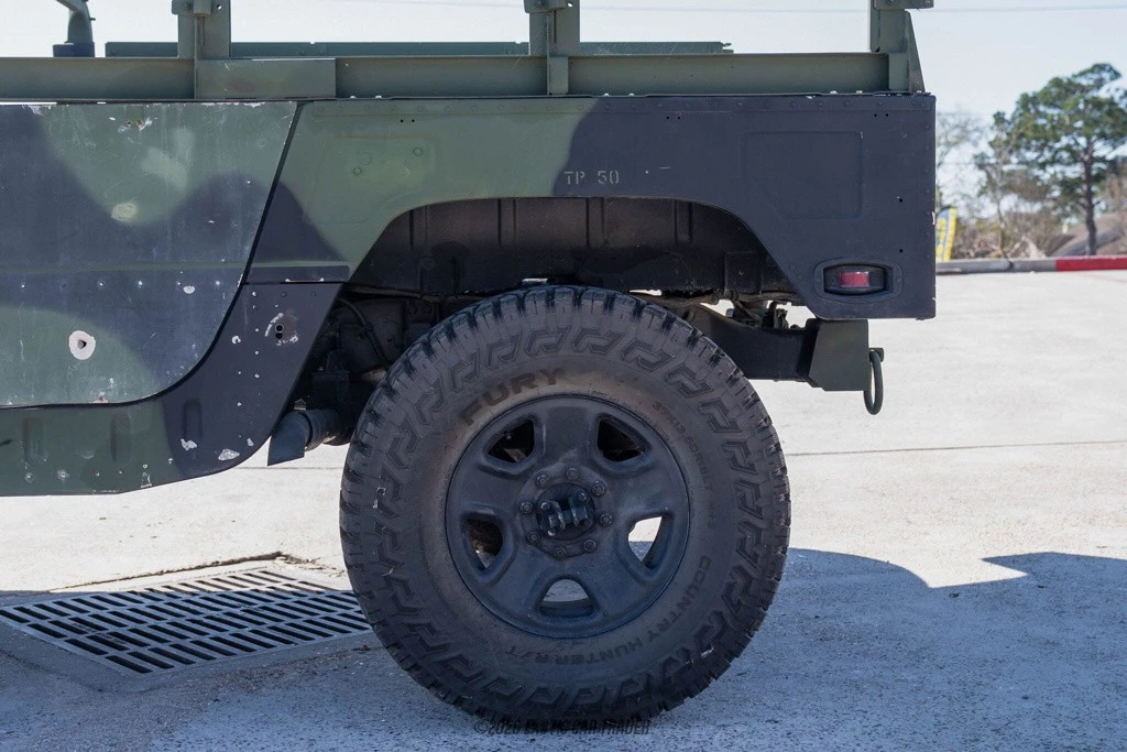 2010 Hummer HMMWV - Image 5 of 12