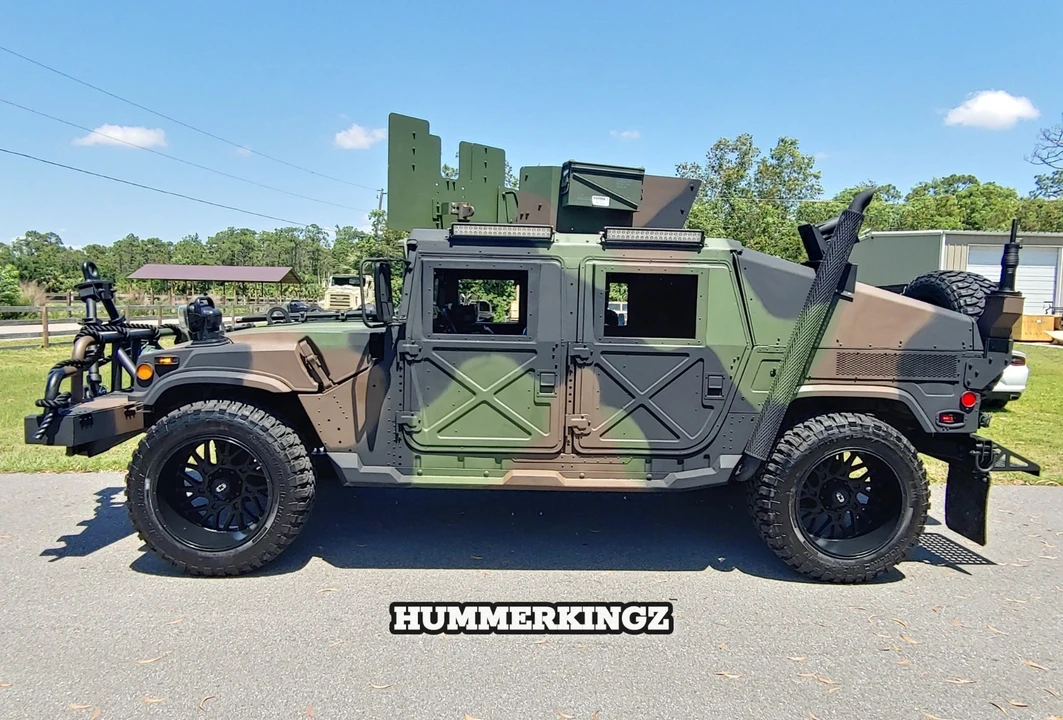 2010 Hummer HMMWV - Image 10 of 21