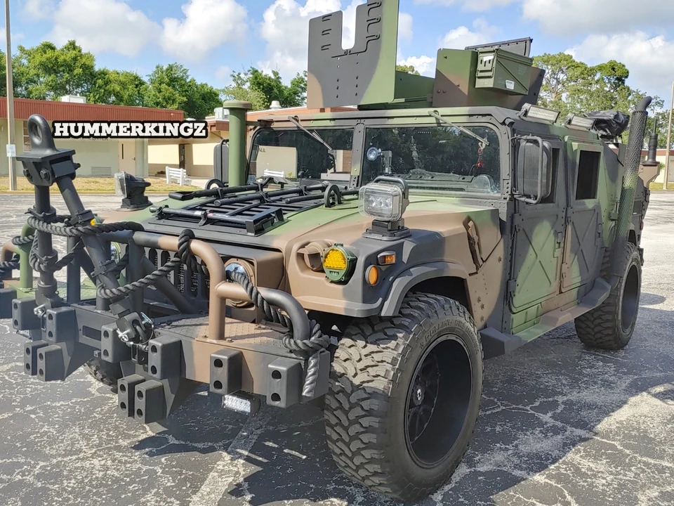 2010 Hummer HMMWV - Image 4 of 21