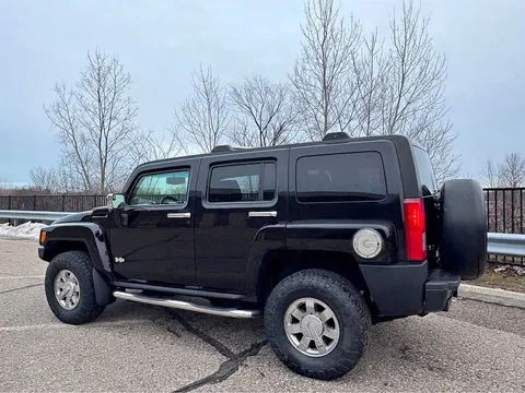 2010 Hummer H3 Sport Utility 4D