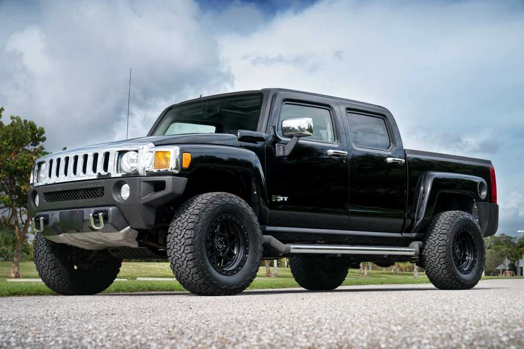 2010 Hummer Hummer H3 - Image 2 of 31