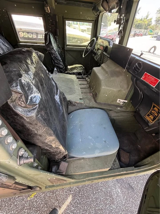2010 Hummer HMMWV - Image 10 of 15