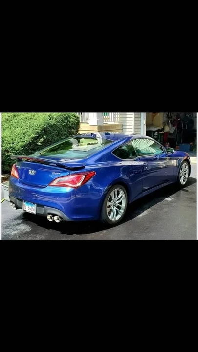 2010 Hyundai Genesis Coupe - Image 2 of 3