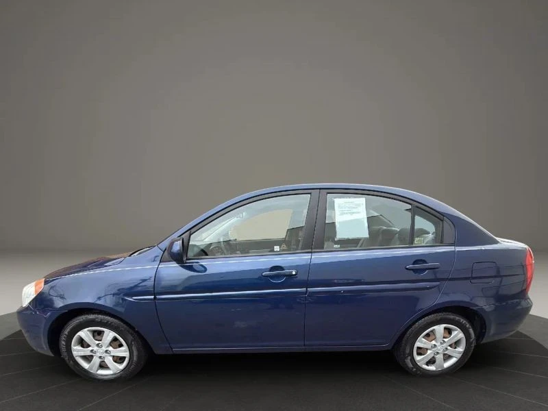 2010 Hyundai Accent - Image 8 of 12