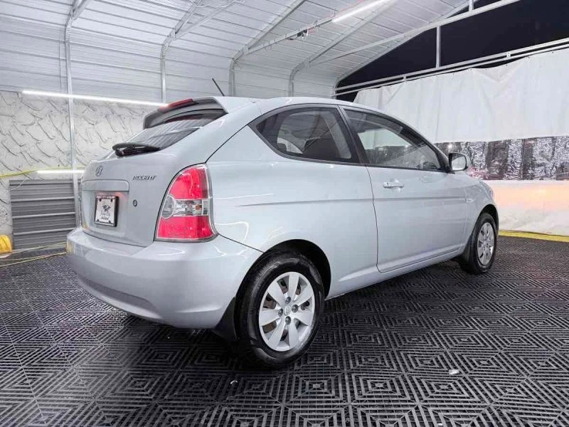 2010 Hyundai Accent - Image 7 of 12