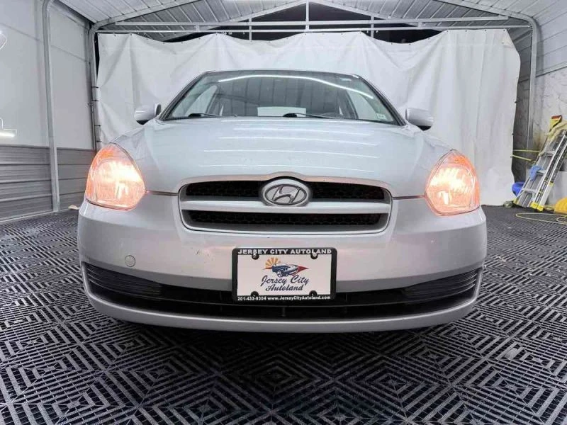 2010 Hyundai Accent - Image 2 of 12