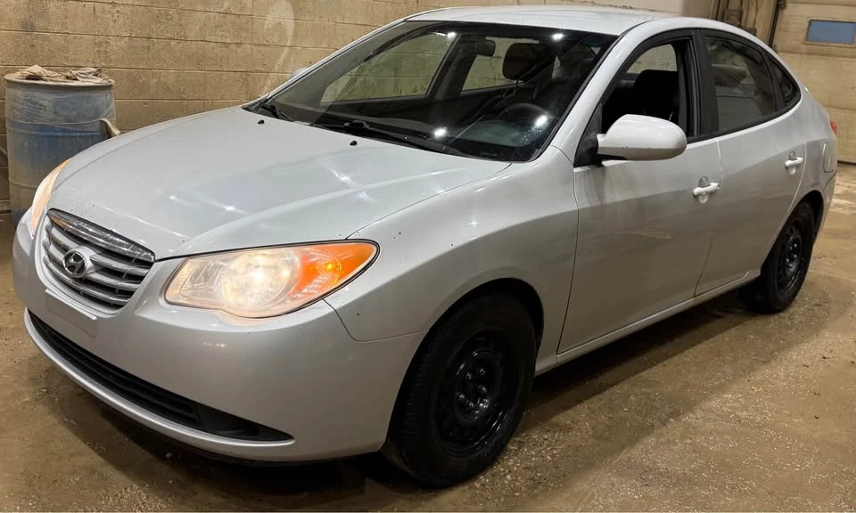 2010 Hyundai Elantra - Image 3 of 13