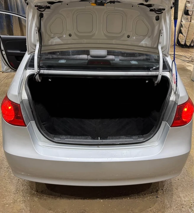 2010 Hyundai Elantra - Image 9 of 13