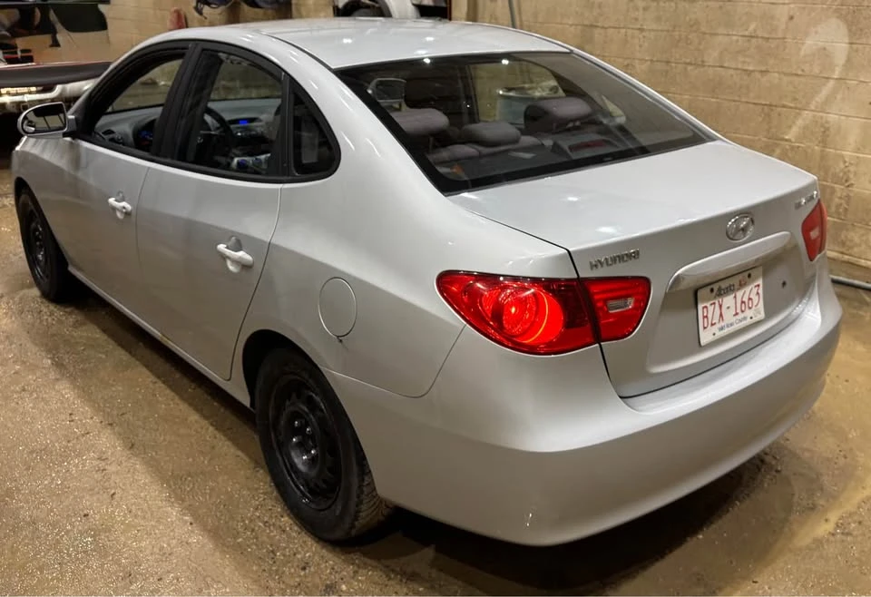 2010 Hyundai Elantra - Image 5 of 13