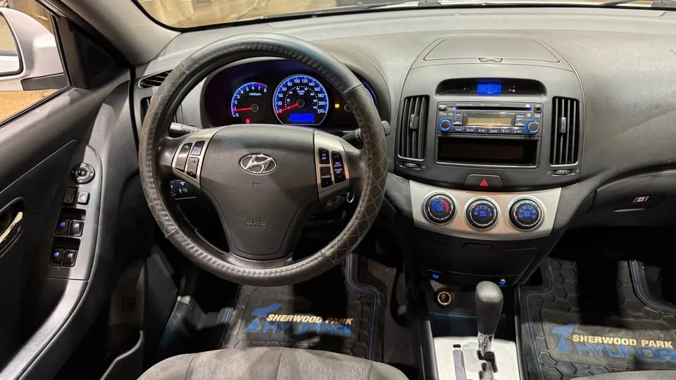 2010 Hyundai Elantra - Image 11 of 13