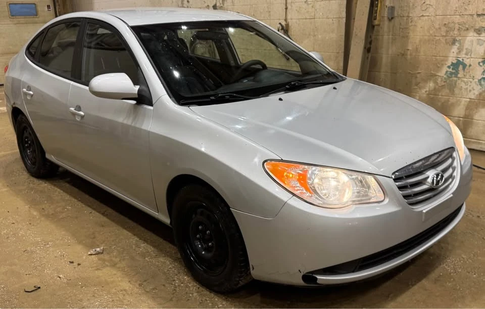 2010 Hyundai Elantra - Image 8 of 13