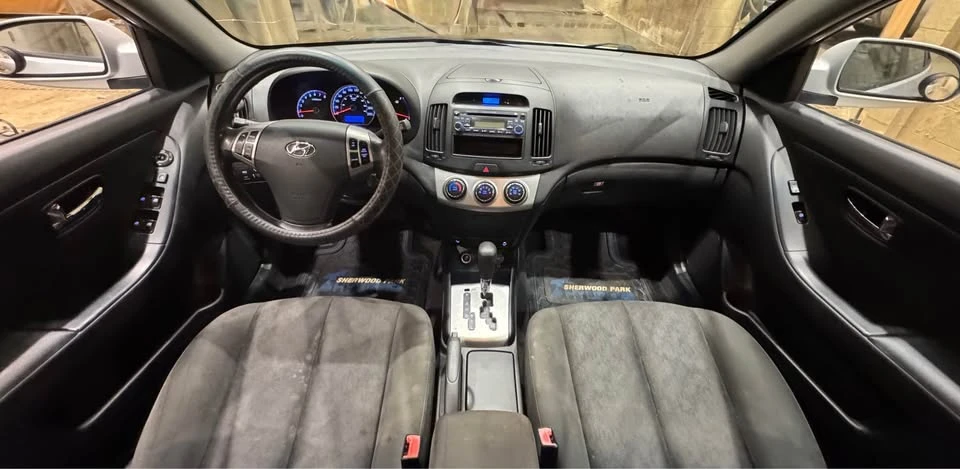2010 Hyundai Elantra - Image 10 of 13