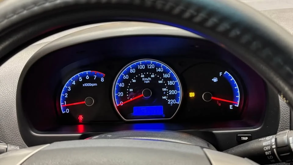 2010 Hyundai Elantra - Image 12 of 13