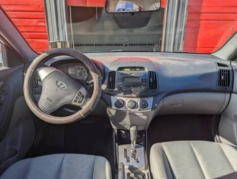2010 Hyundai Elantra - Image 7 of 20
