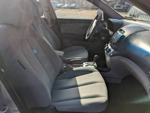 2010 Hyundai Elantra - Image 9 of 20