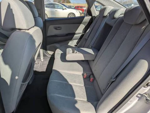 2010 Hyundai Elantra - Image 10 of 20